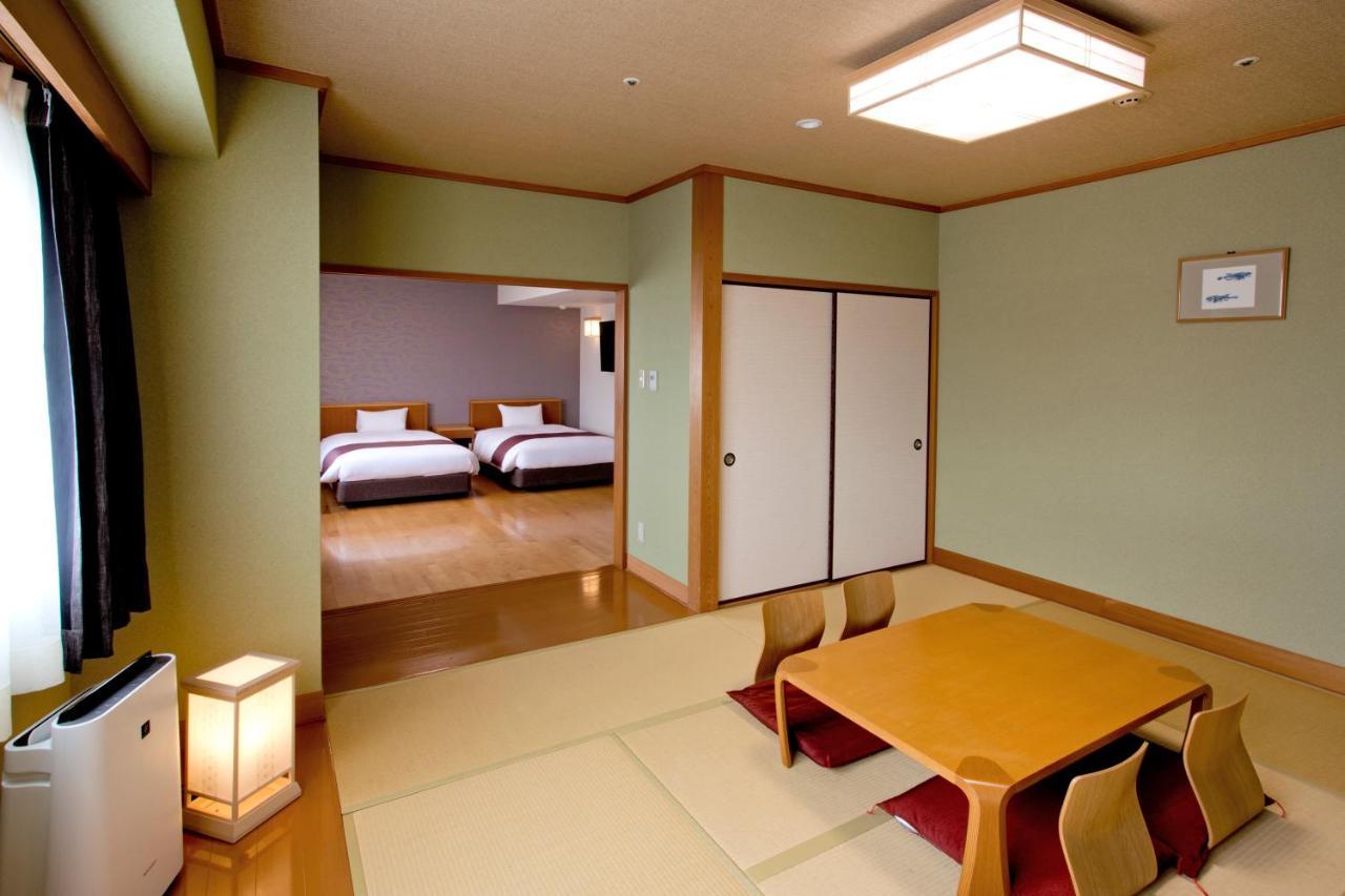 Natural Hot Spring Yaoji Hakata Hotel Fukuoka  Exterior foto